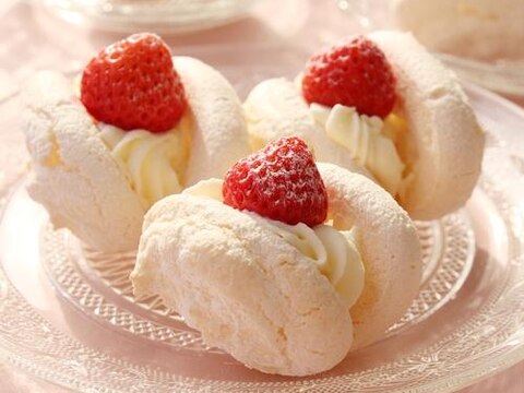 米粉でサクシュワ マカロンみたいな白いお菓子